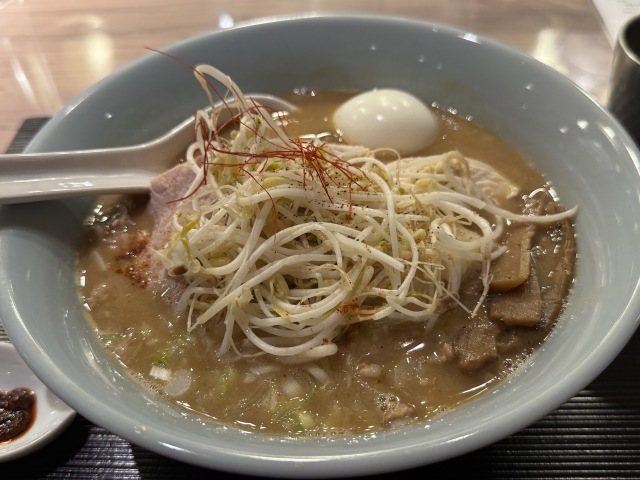 鶏出汁と麺／存在意義の店舗画像