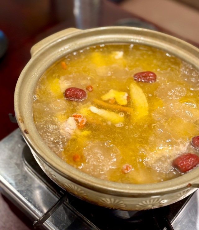 威皇花雕醉鶏鍋 広東料理 六本木店の店舗画像