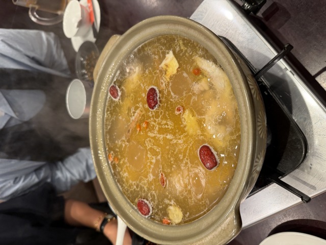 威皇花雕醉鶏鍋 広東料理 六本木店の店舗画像