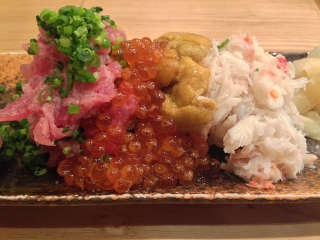 お店名物「のっけ寿司」