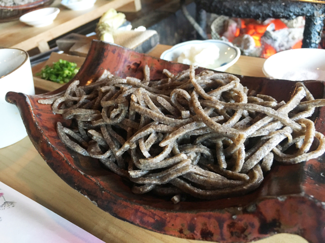全国各地から食通が集う三田の名店