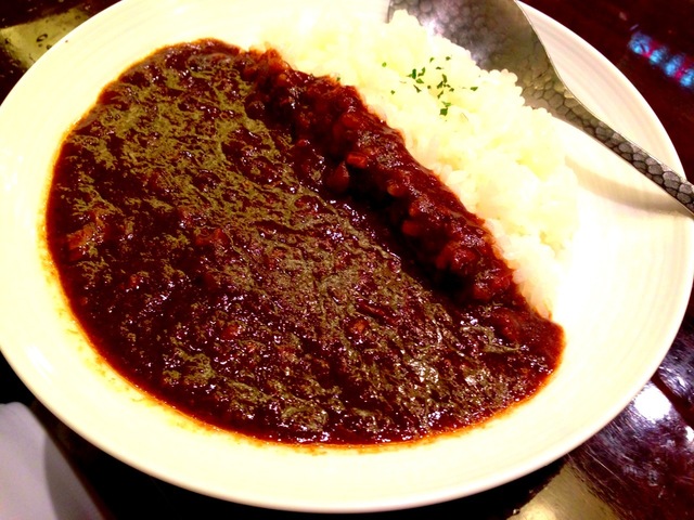 ゴルフ場にあるアンバサダーホテルの四川料理レストラン