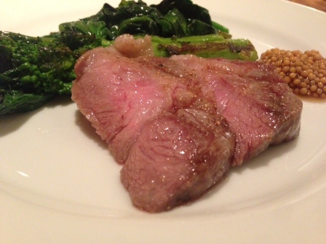 ラム肉串や鍋物が安くてうまい、中国東北地方料理の店