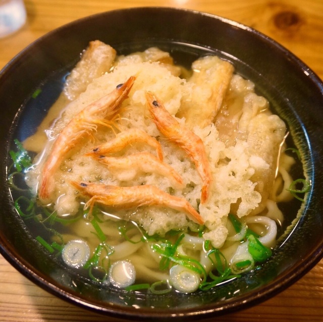 もっちり麺とキリッとしたつゆ。行列が出来るうどん店