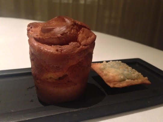名物蟹カレーは絶品。