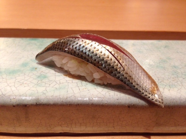 お寿司の域をこえた創意工夫に富んだ日本料理のワザの光る寿司劇場。