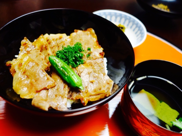 酒肆ポンシェビの店舗画像