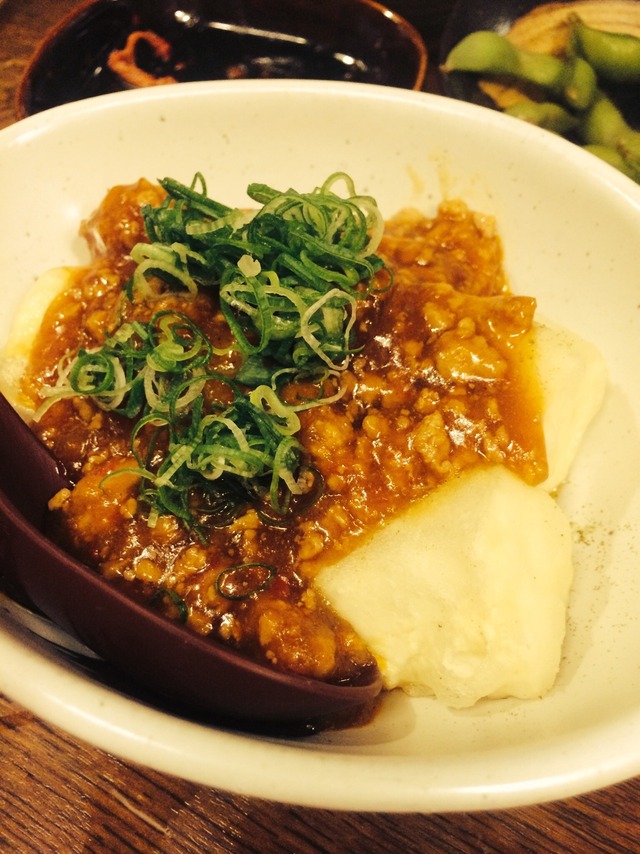 京鴨を使った鴨づくしの老舗。優しい出汁でシャブシャブする。