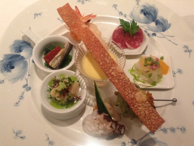 おでんの後はぜひ濃厚すじ煮込みを！