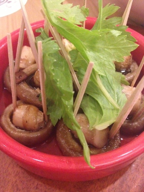 香菜をたっぷり乗せて酢につけて。