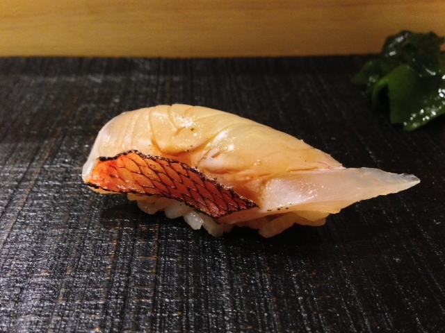 ウスターソースをたっぷりカツカレーにまわしかけて邪道でもああ美味しい