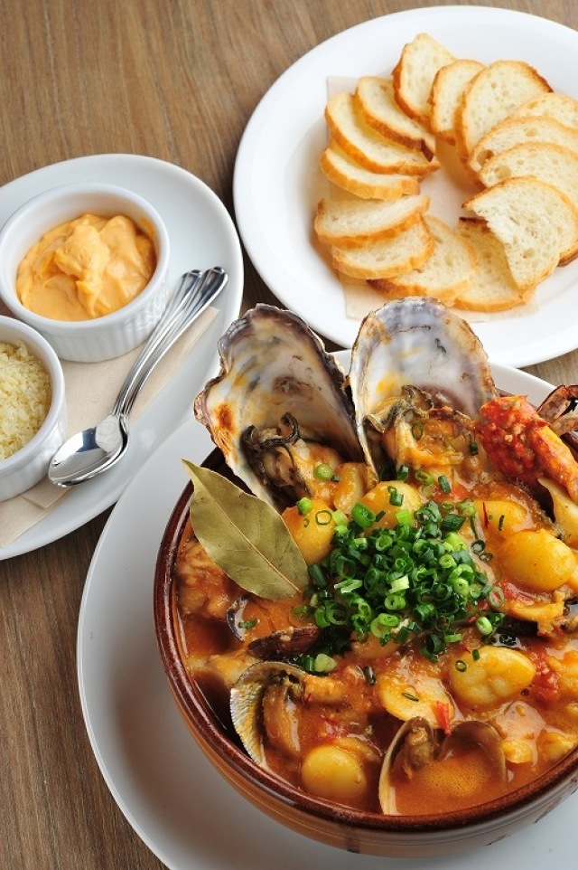 東京で修業したピッツァイオーロによるイタリア料理店