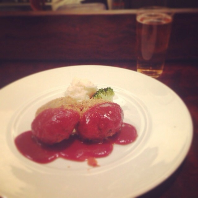 酢飯を使い分け、凛とした鮨を握る