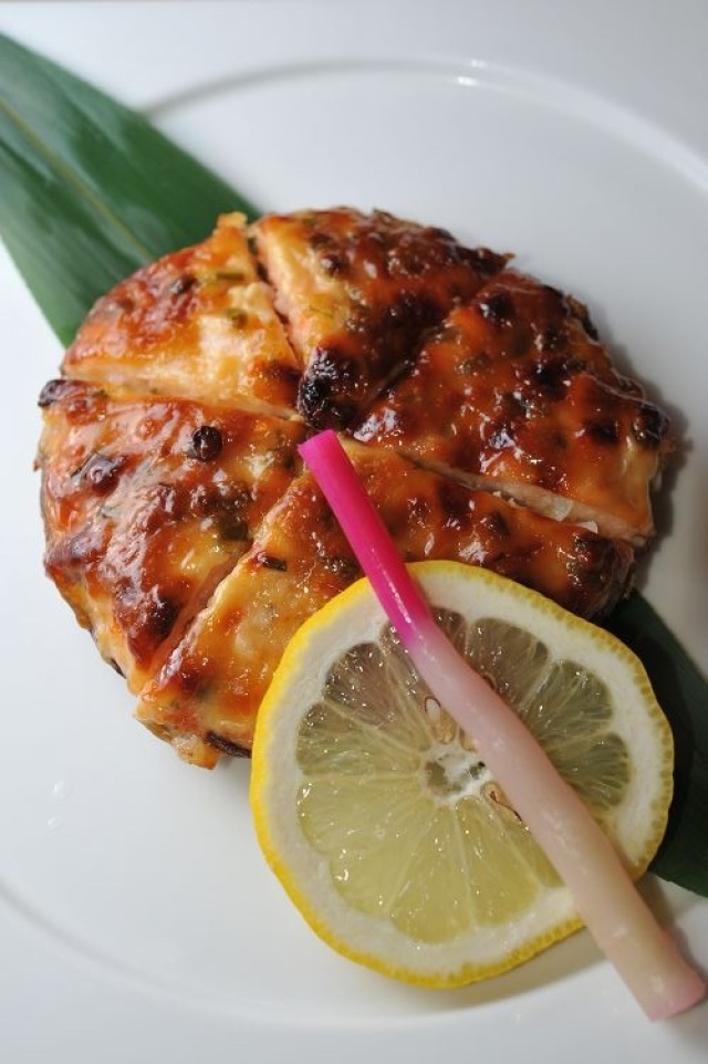真っ昼間から酒好きが肩を寄せ合ってワイワイしてるパラダイス