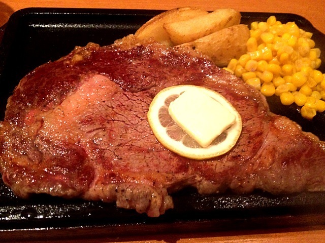 フレンチ技法を用いたステーキ