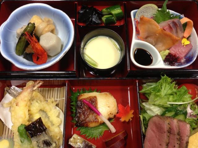 出汁に心血を注いだ二八蕎麦店。