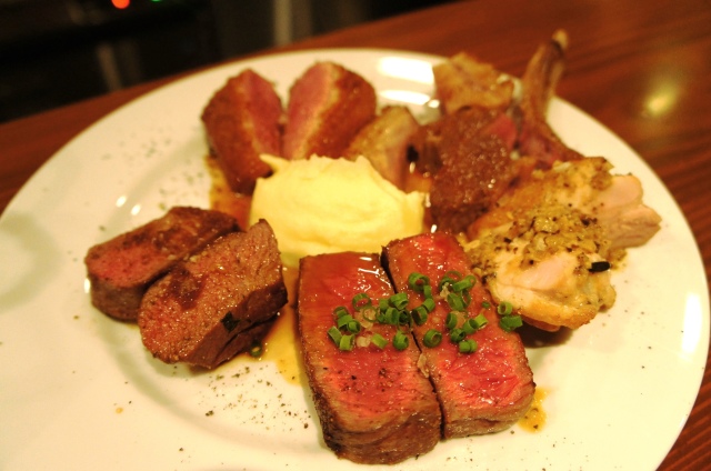 アバ（内蔵）料理を得意とする店。まずはトリッパを