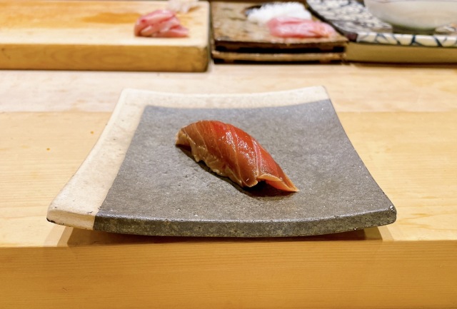 昼夜ともに重宝できる都会鮨