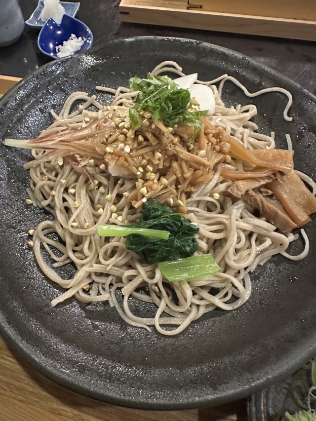 神奈川県秦野市にある手打ちそばの店。