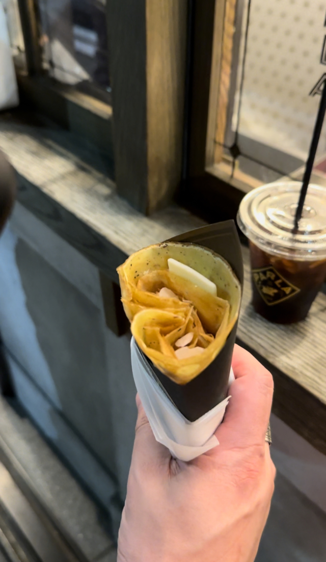 銀座の一等地で味わう素材にこだわった高級クレープ
