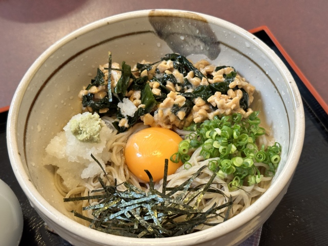 伊勢原で50年以上蕎麦を打ち込んだ店主が作る蕎麦