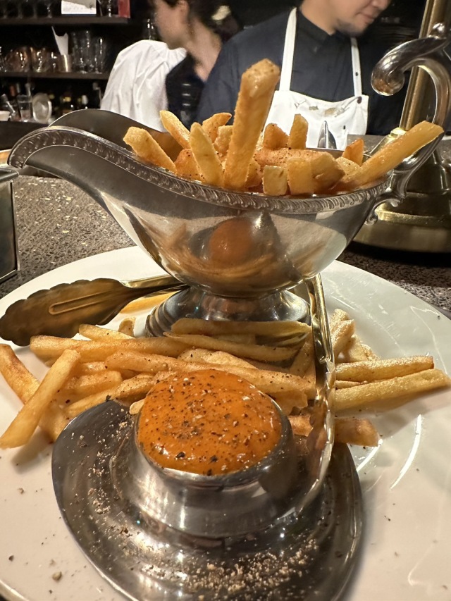 ロゼワインとマールなど色々お酒が美味しいダイニングバー