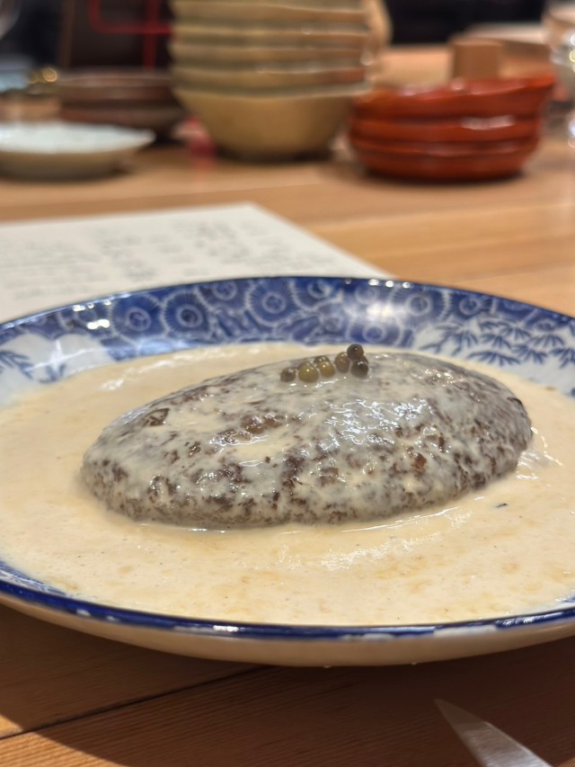 木下牛というレアな木下牧場産の牛肉のステーキと各種おつまみのお店