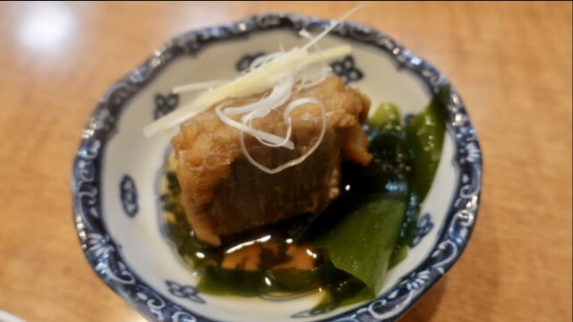極上の酒を飲み、たらふく肴をつまみ、〆で握り鮨をいただく。これが、寿司茶屋。