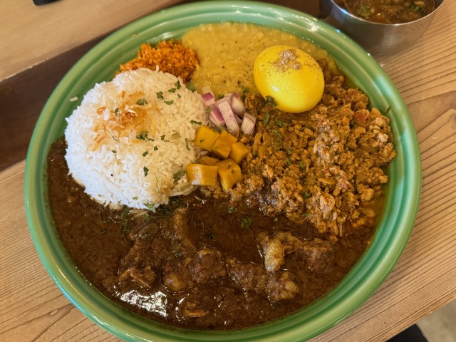 大阪の有名店で働いた経験のある方が手掛ける間借りだけど本格スパイスカレー