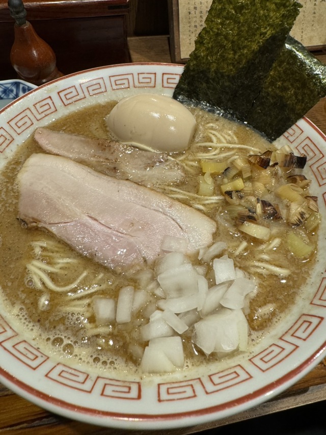 魚介類を炭火焼きにしてマッシュしたスープが素晴らしい。