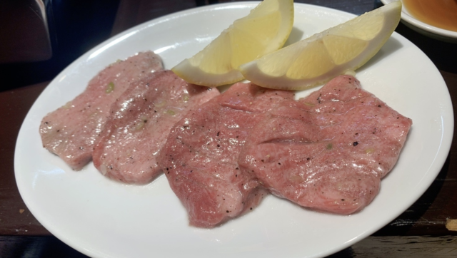 高円寺でディープな雰囲気のいま注目の焼肉屋さん