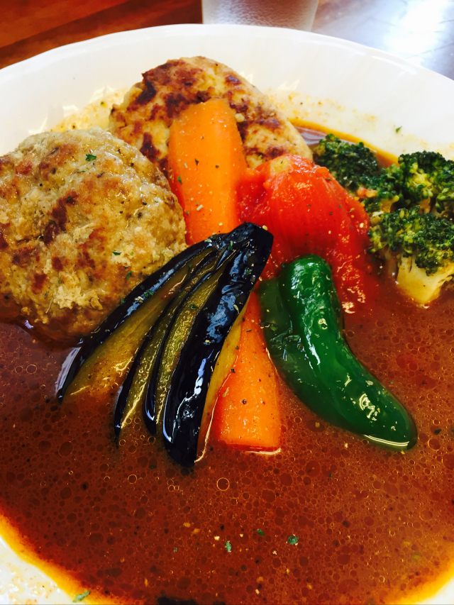 美しくも壮大な物語を四川料理に宿すとんでもない店ができた