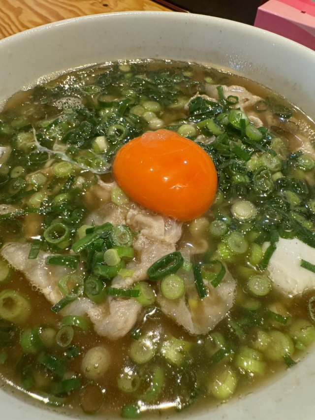 福岡市箱崎にある朝から昼まで売り切れ御免の肉うどん専門店