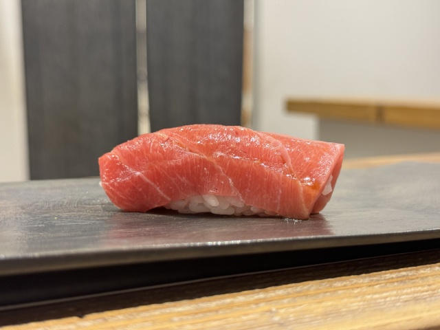 立ち食いスタイルで味わう本格寿司