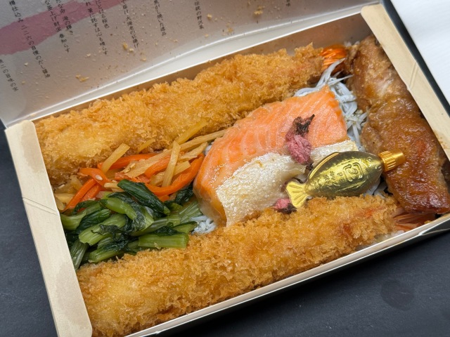 ボリュームたっぷりの海苔弁