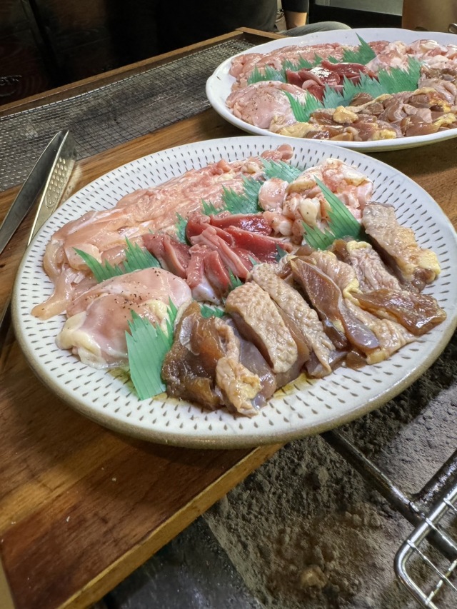 八女市立花町の山奥にある囲炉裏焼鳥の店