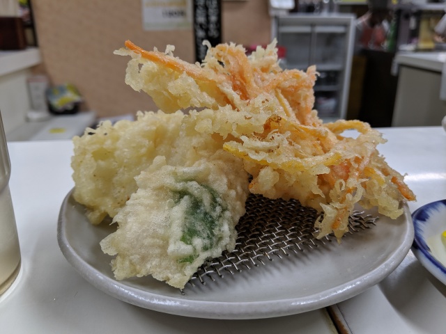 小倉の地下に眠る天ぷらの名店 - 65年愛され続ける庶民の味