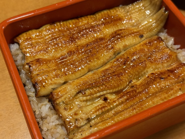 1893年創業の老舗が魅せる、関東風ふわふわ鰻重の神髄