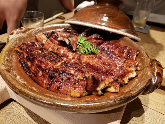 六本木ヒルズで天然と養殖の食べ比べ