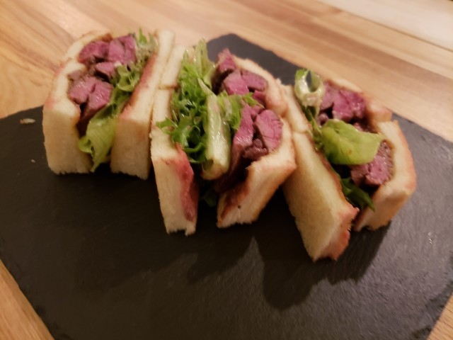古い繁華街にはこういう洋食屋があるんだよなあ