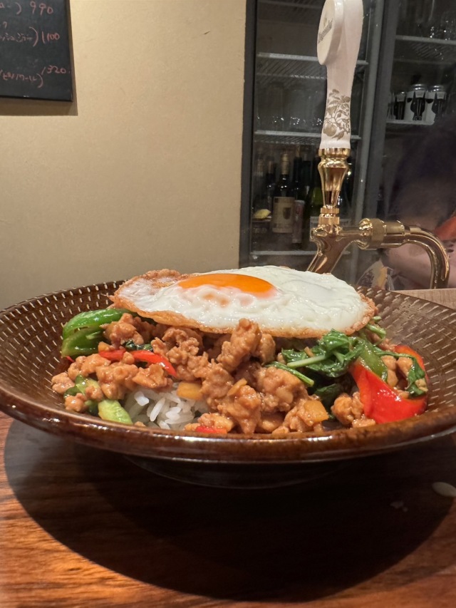 ステーキの清喜系列のエスニック料理店