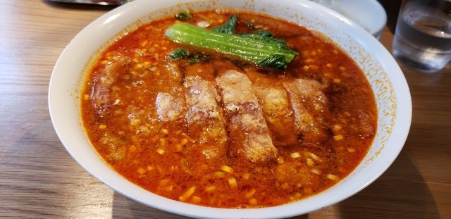 銀座には焼売丼、渋谷にはカツ丼がある