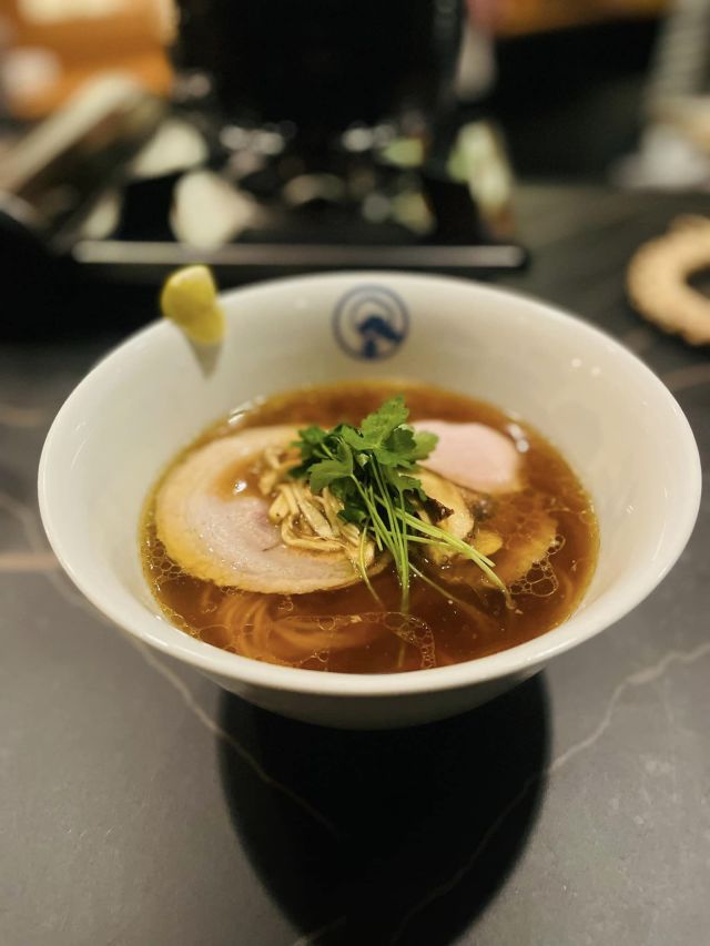 六本木に新オープン『●●●』で特製松茸ラーメンを堪能！