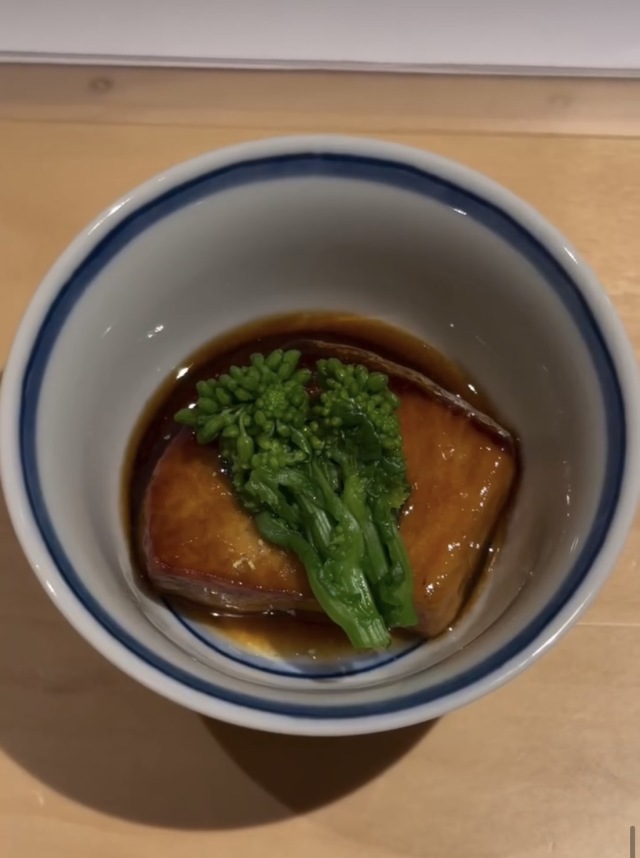 京都「富小路やま岸」の姉妹店にして、割烹と居酒屋の要素を兼ね備えたカジュアル店
