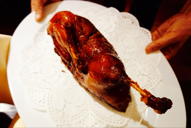 福岡で絶大な人気を誇る藁焼きがテーマの居酒屋
