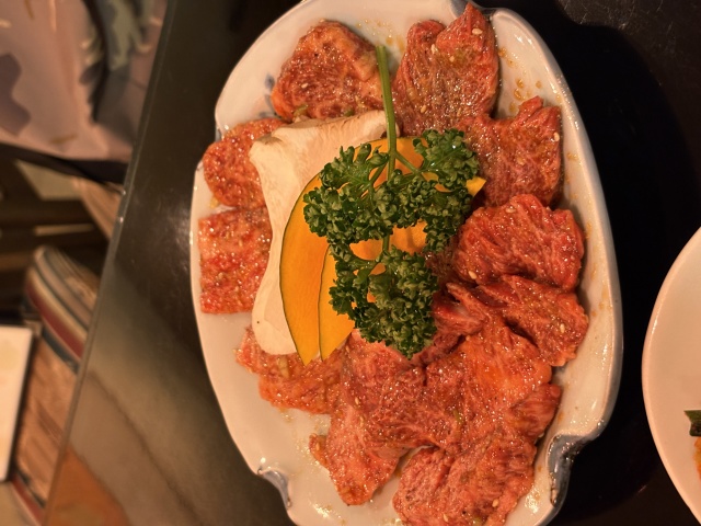 地元で愛され続ける焼肉店で味わう上質タン・ハラミ・カルビと絶品石焼ビビンバが魅力