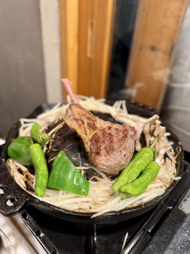 新橋 生ジンギスカン 燃える羊 (シンバシ ジンギスカン モエルヒツジ)の店舗画像