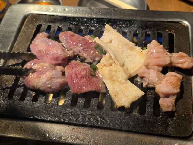 焼肉ホルモンボンズ 赤坂本店の店舗画像