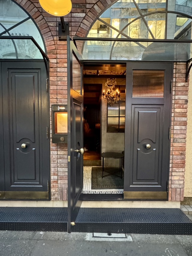 W DOORの店舗画像