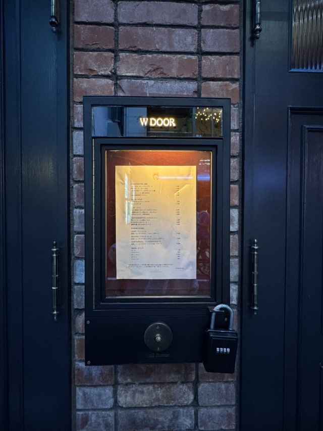 W DOORの店舗画像